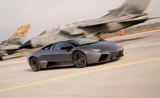 The Reventon has a 6.5liter V12 engine , catapulting the Roadster from 0 to 100 Km/h (0 to 62 mph) in 3.4 seconds and onwards to a top speed of 330 KM/h (205 mph).