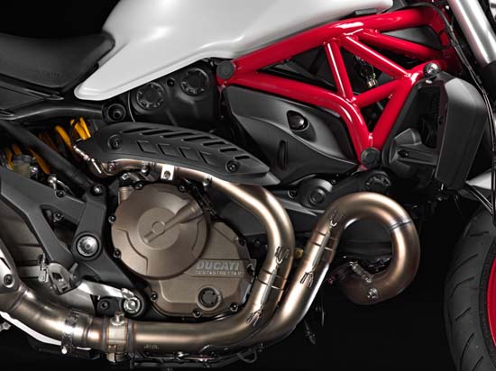 2015-Ducati-Monster-821-engine