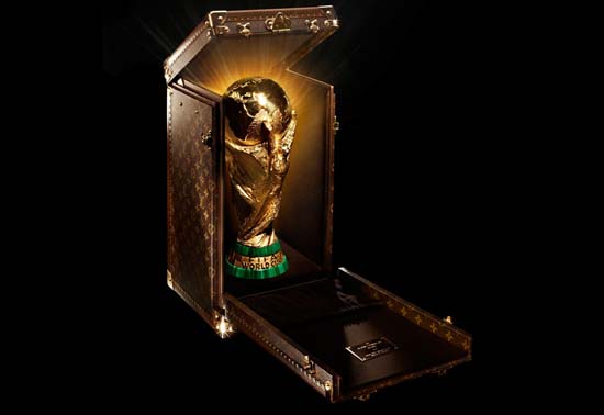 Louis-Vuitton-Trophy-Case-2014-FIFA-1