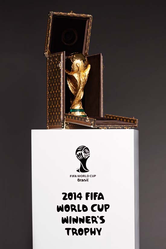 Louis-Vuitton-Trophy-Case-2014-FIFA-2