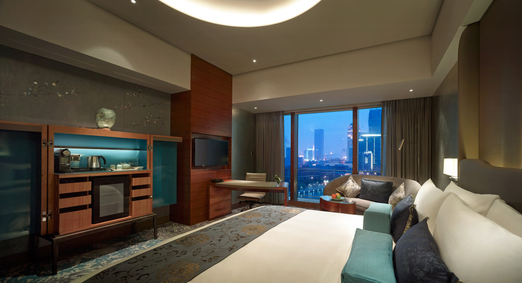 Shangri-La-Tianjin-Deluxe-River-View-Room