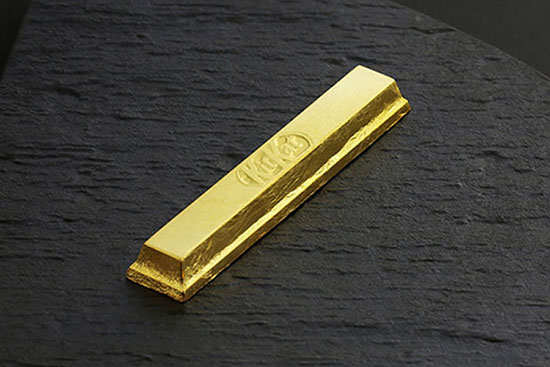 Gold-Kit-Kat-Bar-1