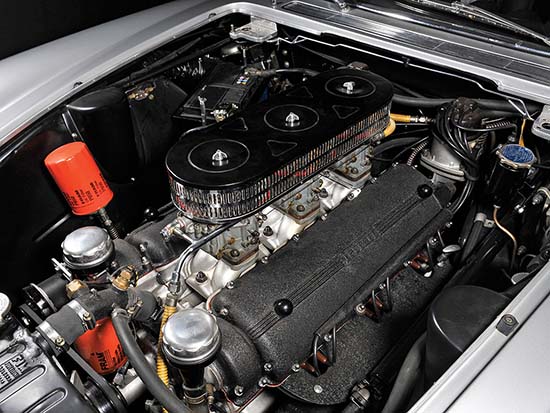 1962-Ferrari-400-Superamerica-engine