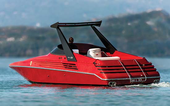 1990-riva-ferrari-32-speedboat-back