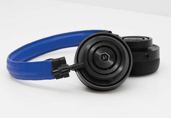 colette-master-and-dynamic-headphones-MH30