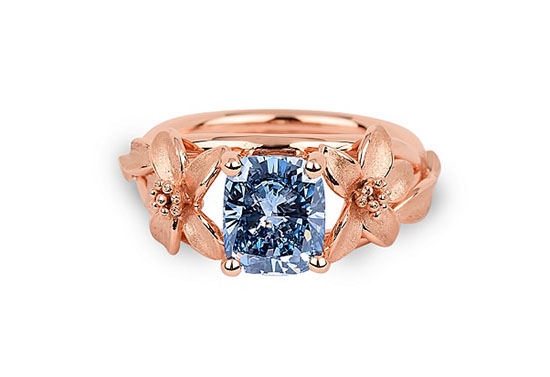 Jane Seymour Fancy Vivid Blue Diamond Ring2