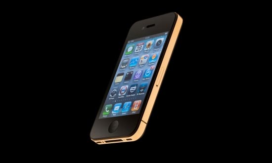 Amosu Couture Unveils iPhone 4S in 24 Carat Gold Plated