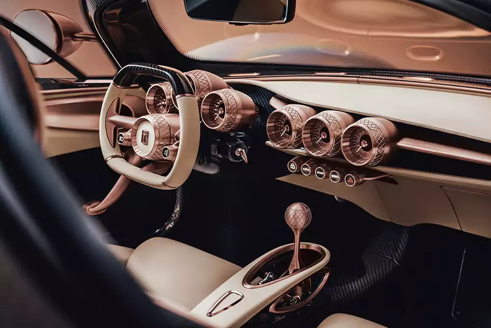 De Tomaso P72 interior and instrument panel