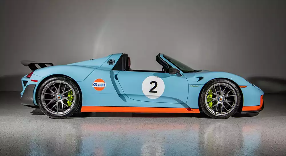 Side profile of the Porsche 918 Weissach Gulf Spyder showing the '2' roundel and sponsor logos