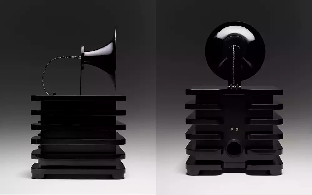 Side-by-side view of Bone and Black limited edition Hum Hi-Fi speakers