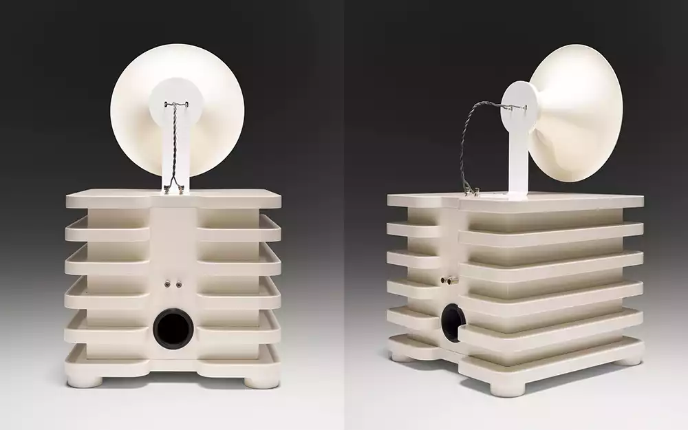 Technical profile and horn-loaded tweeter of the Hum Hi-Fi bookshelf speaker