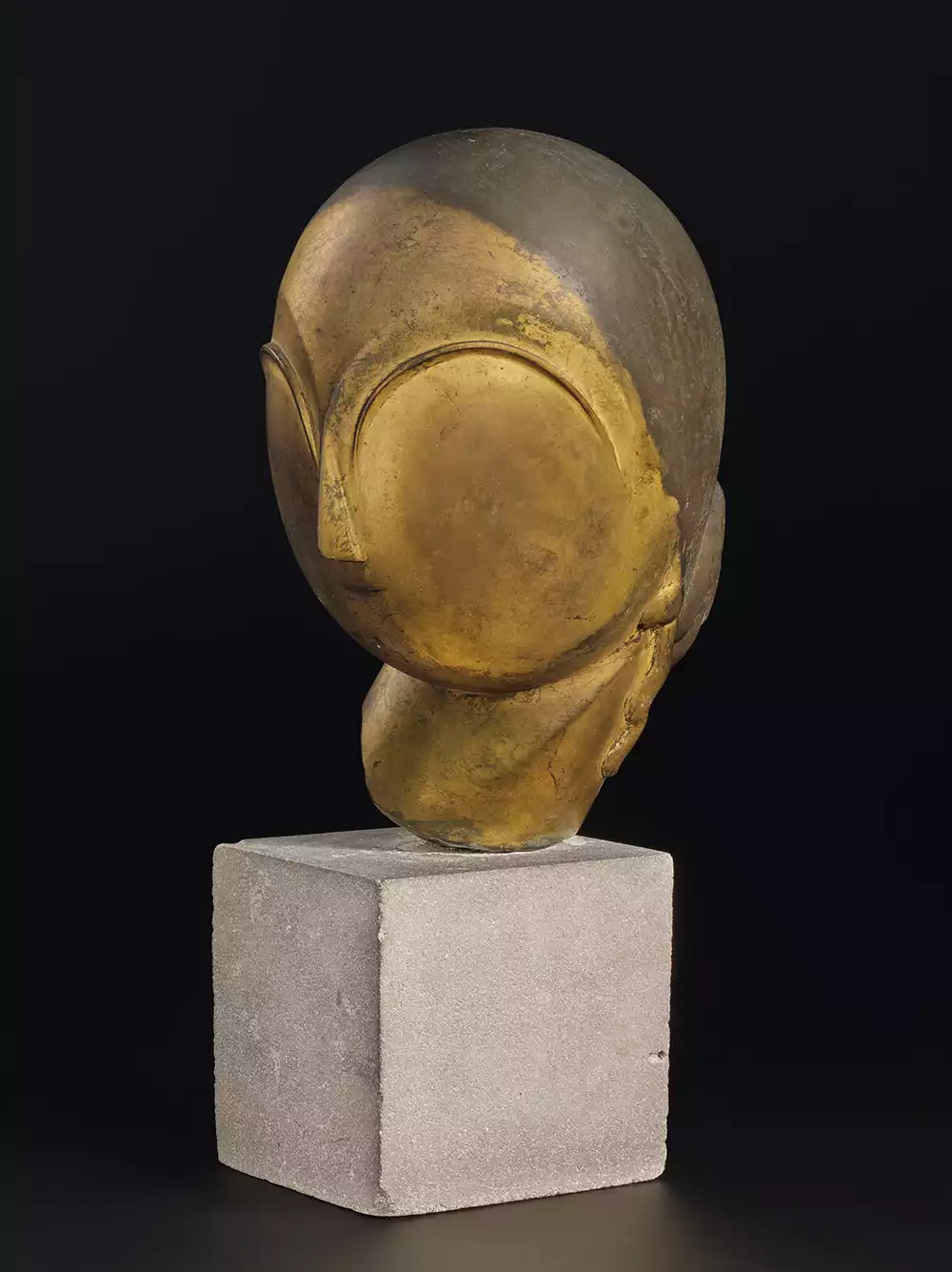 Side profile and detail of the modernist sculpture Danaïde
