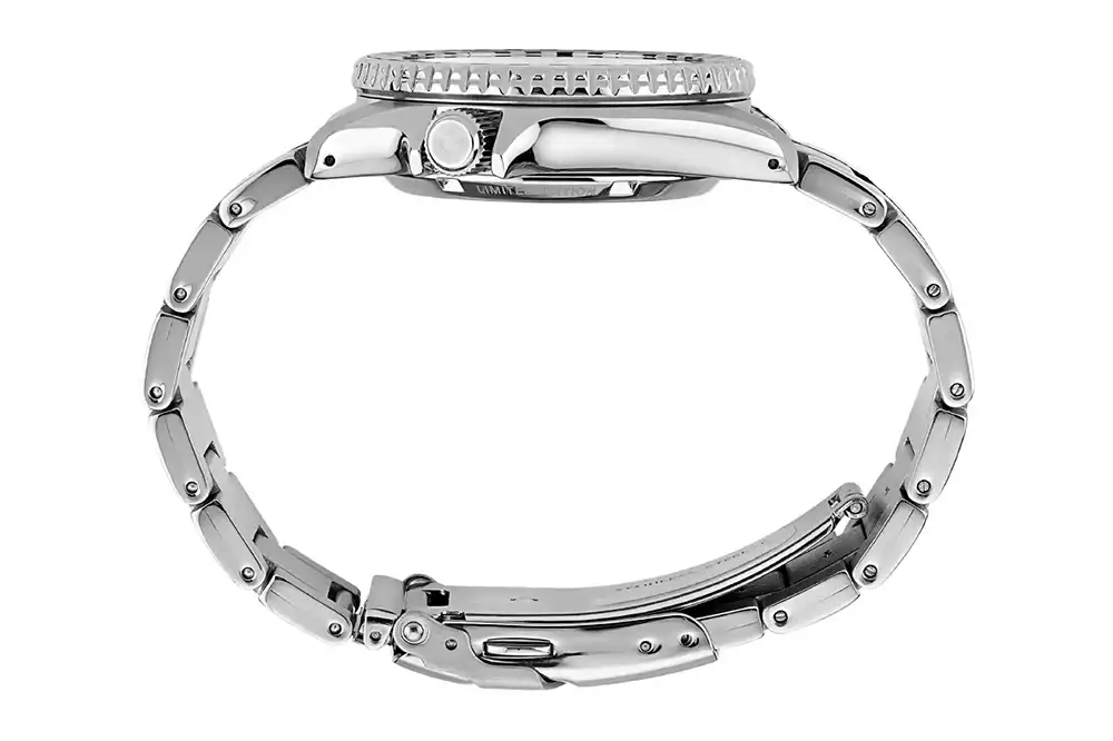 Side profile view of Seiko x Rowing Blazers steel watch case and coin-edge bezel