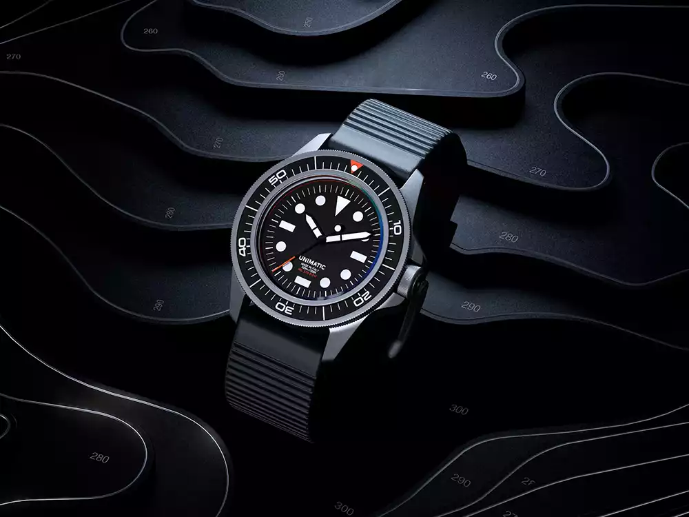 Unimatic UT1-PD Prodiver military-grade watch dial and black bezel design