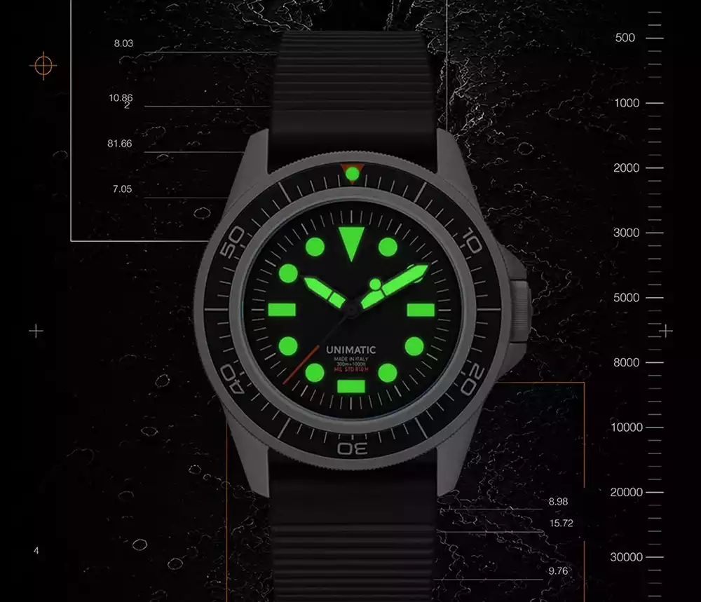 Unimatic UT1-PD Prodiver watch dial glowing green in the dark with Super-LumiNova C1