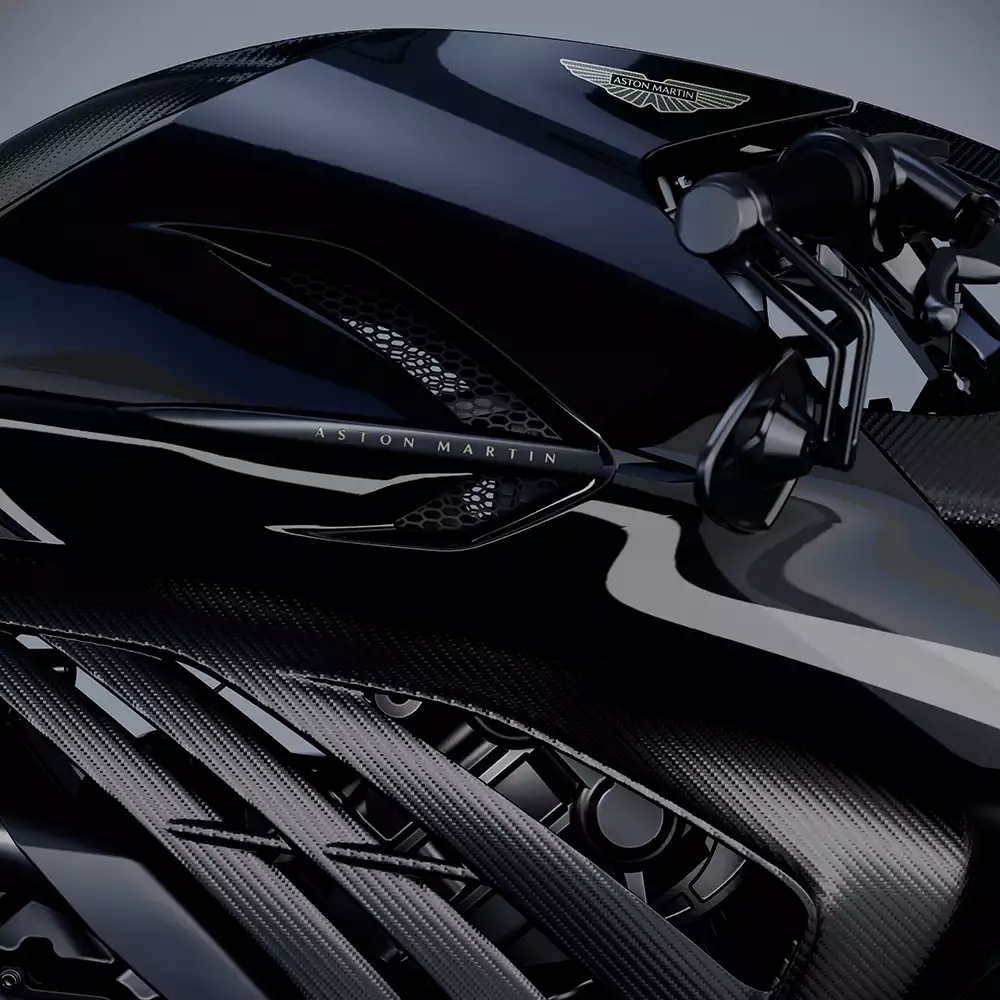 Close up of the Aston Martin AMB 002 signature fuel tank